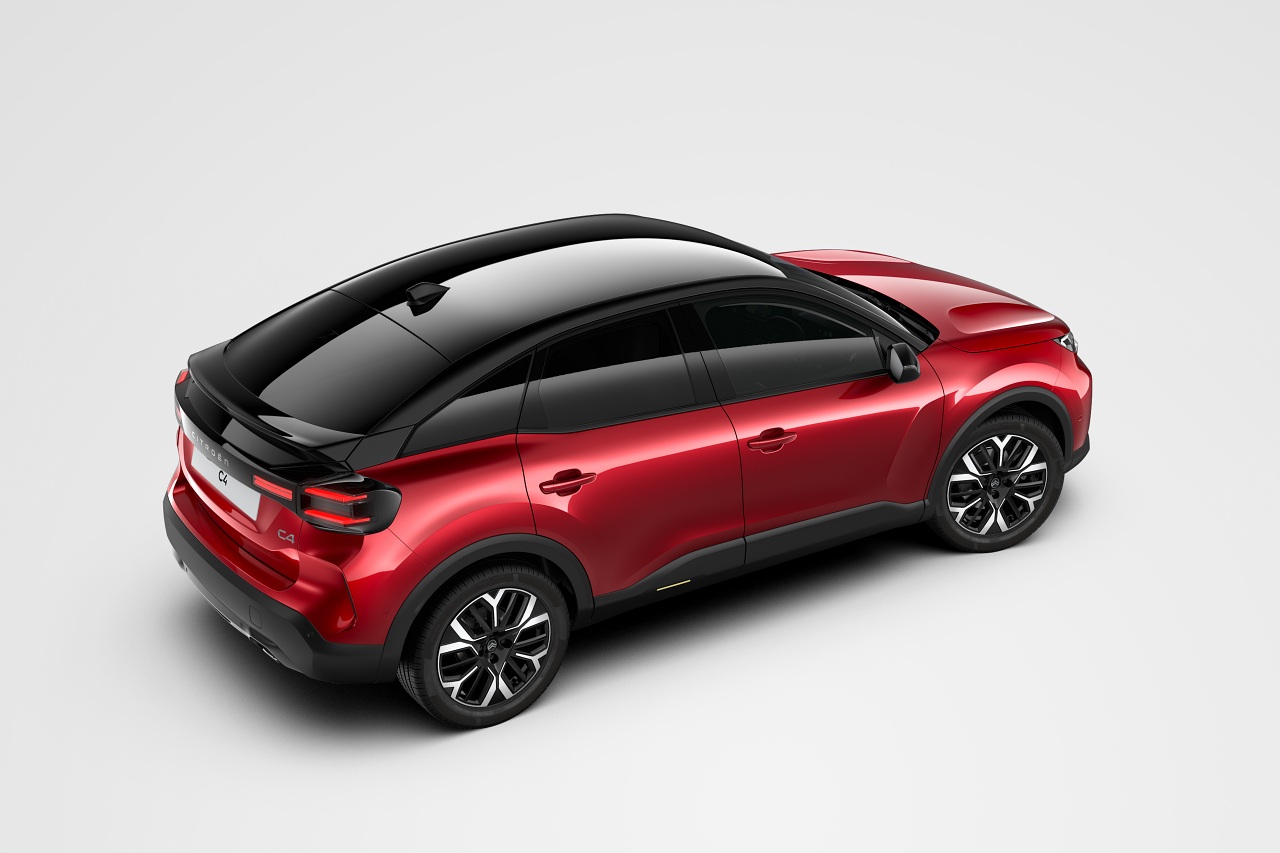 シトロエン、主軸の『C4 MAX HYBRID』をアップデート。ブラックルーフの新仕様エクステリアに刷新