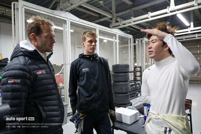 アレックス・ブルツ、チャーリー・ブルツ、笹原右京（TEAM GOH）