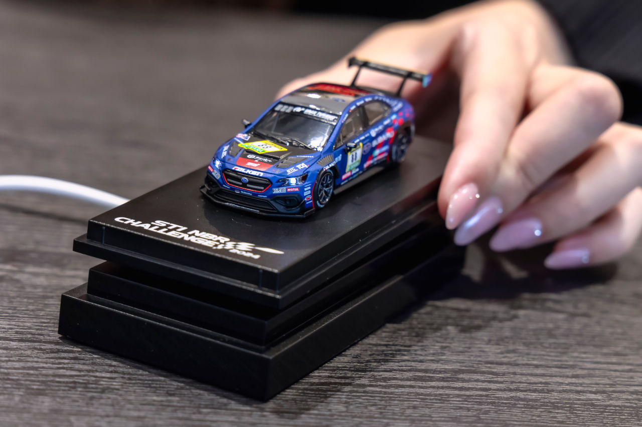 「こだわりがすごい！」ファミマで買える京商ミニカー第23弾＆第24弾『SUBARU WRX NBR CHALLENGE 2023／2024』が同時発売