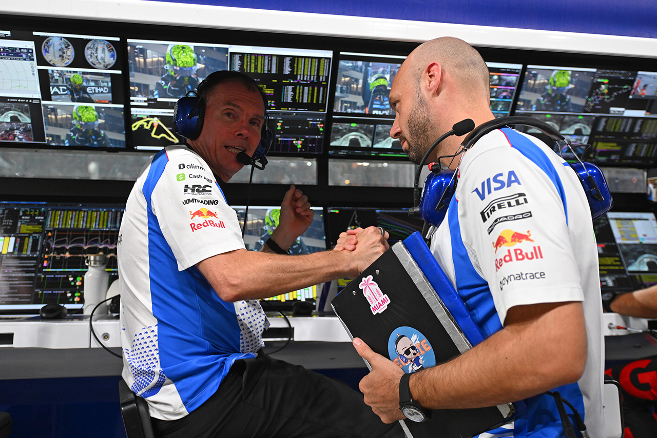 アラン・パーメイン代表＆エルネスト・デジデリオ（レーシングブルズ）