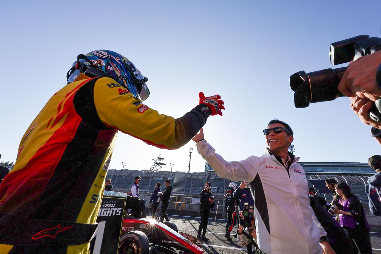 野村勇斗のSFライツ1年目でのチャンピオン獲得に佐藤琢磨エグゼクティブアドバイザー「最後まで本当に力強かった」