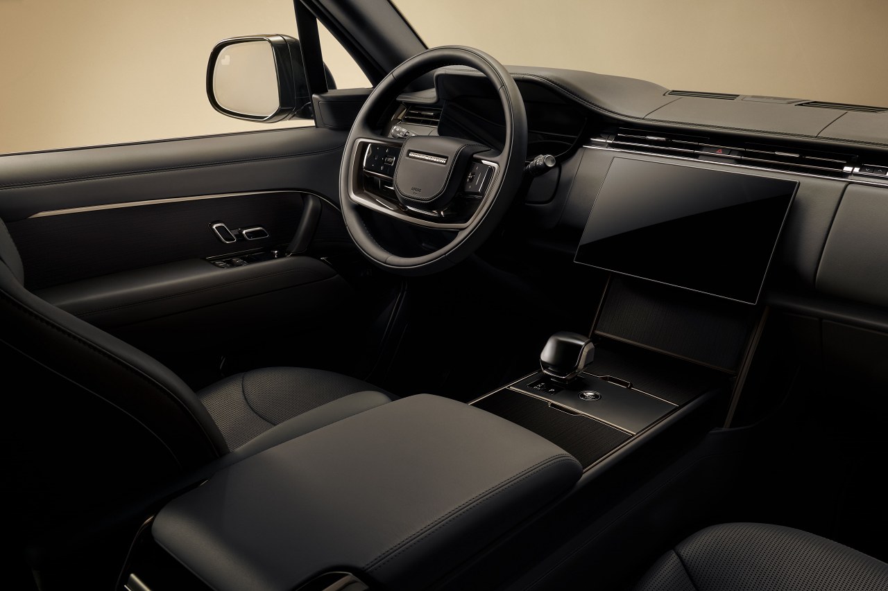 『レンジローバー』2026年モデル導入。頂点“SV”強化で新グレード追加、ボディ＆ソウルシートも採用