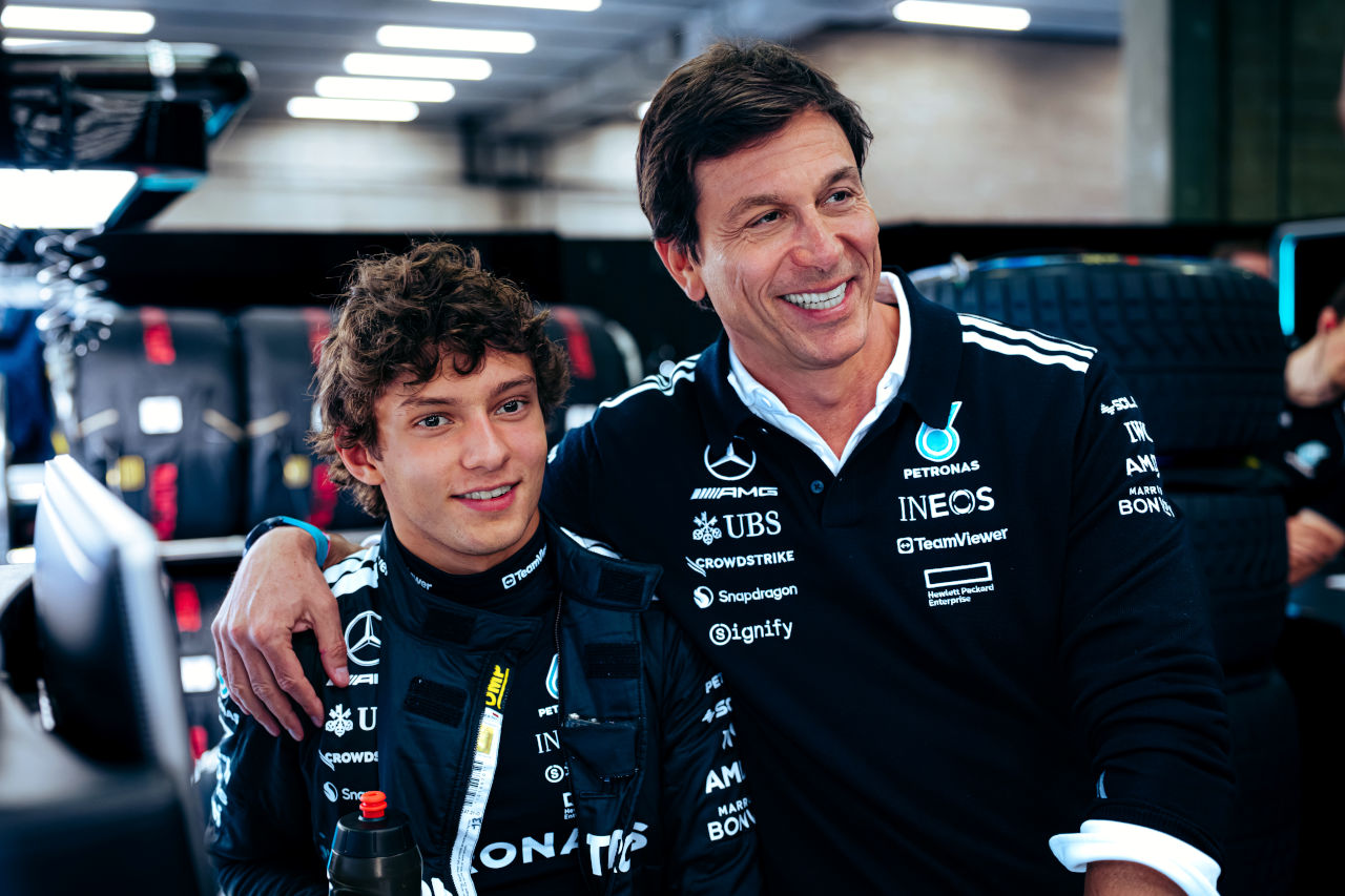 アントネッリの成熟ぶりに感銘を受けるメルセデスF1代表「私が19歳の頃は少し愚かだった」