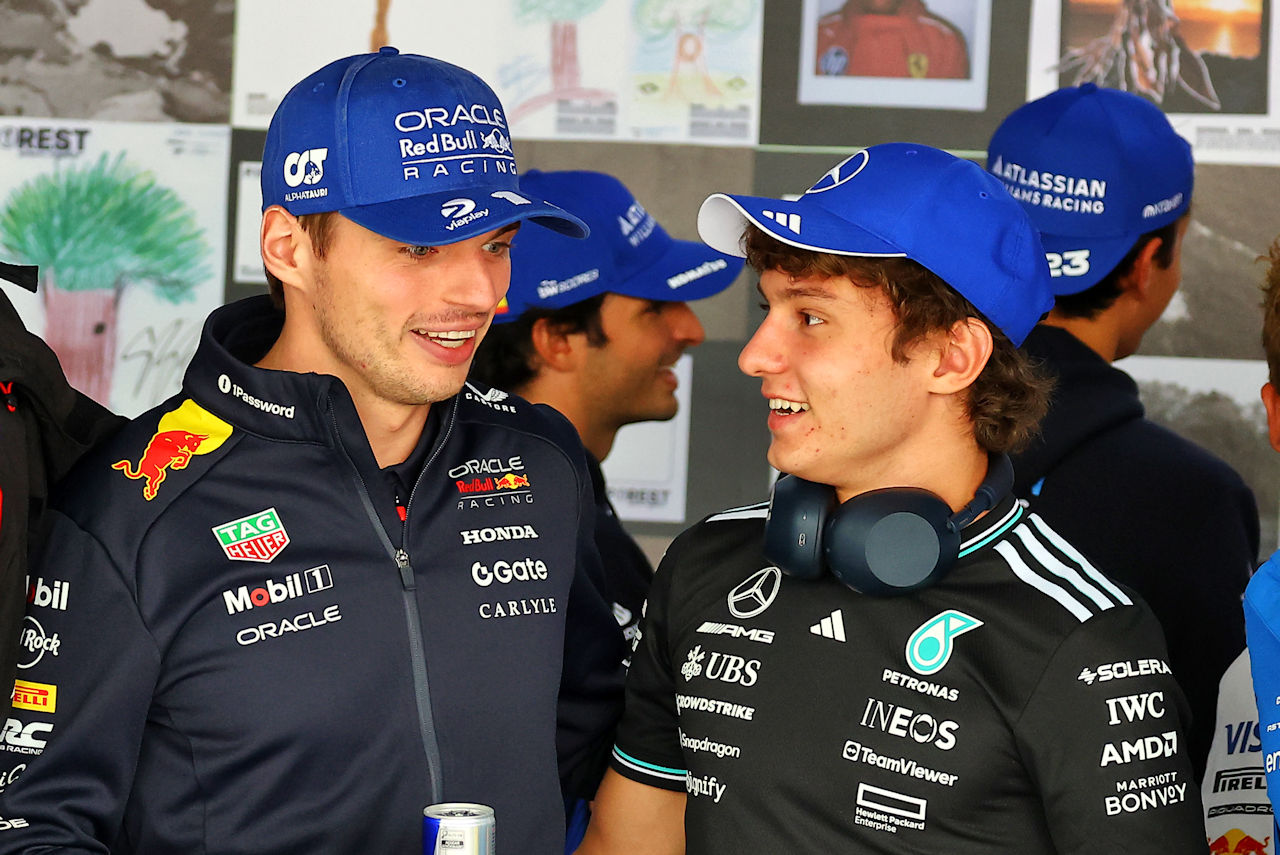 マックス・フェルスタッペン（レッドブル）とアンドレア・キミ・アントネッリ（メルセデス）