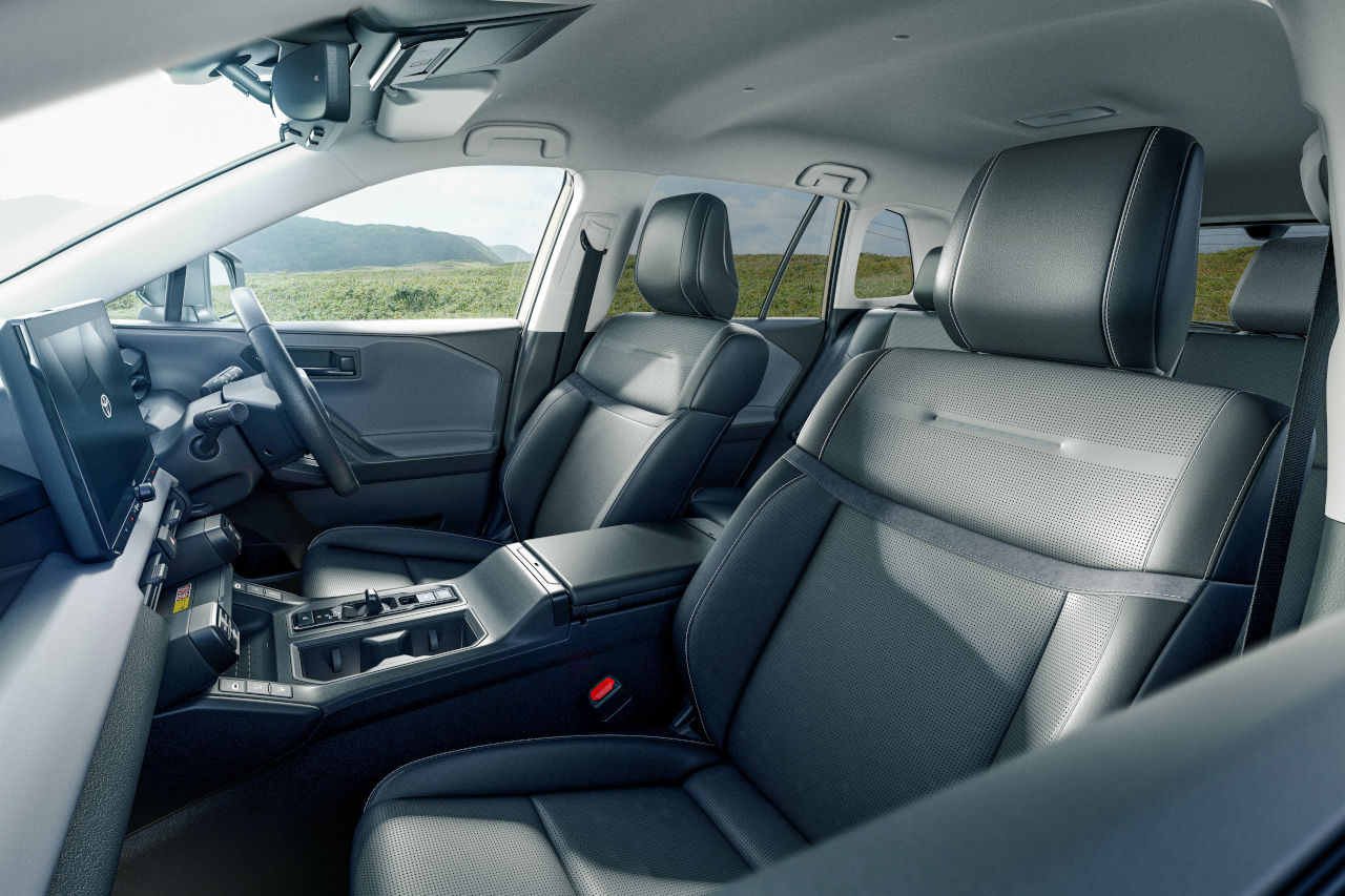 “トヨタ初採用”多数の新型『RAV4』発売。まずはZとアドベンチャーがデビュー、450万円から