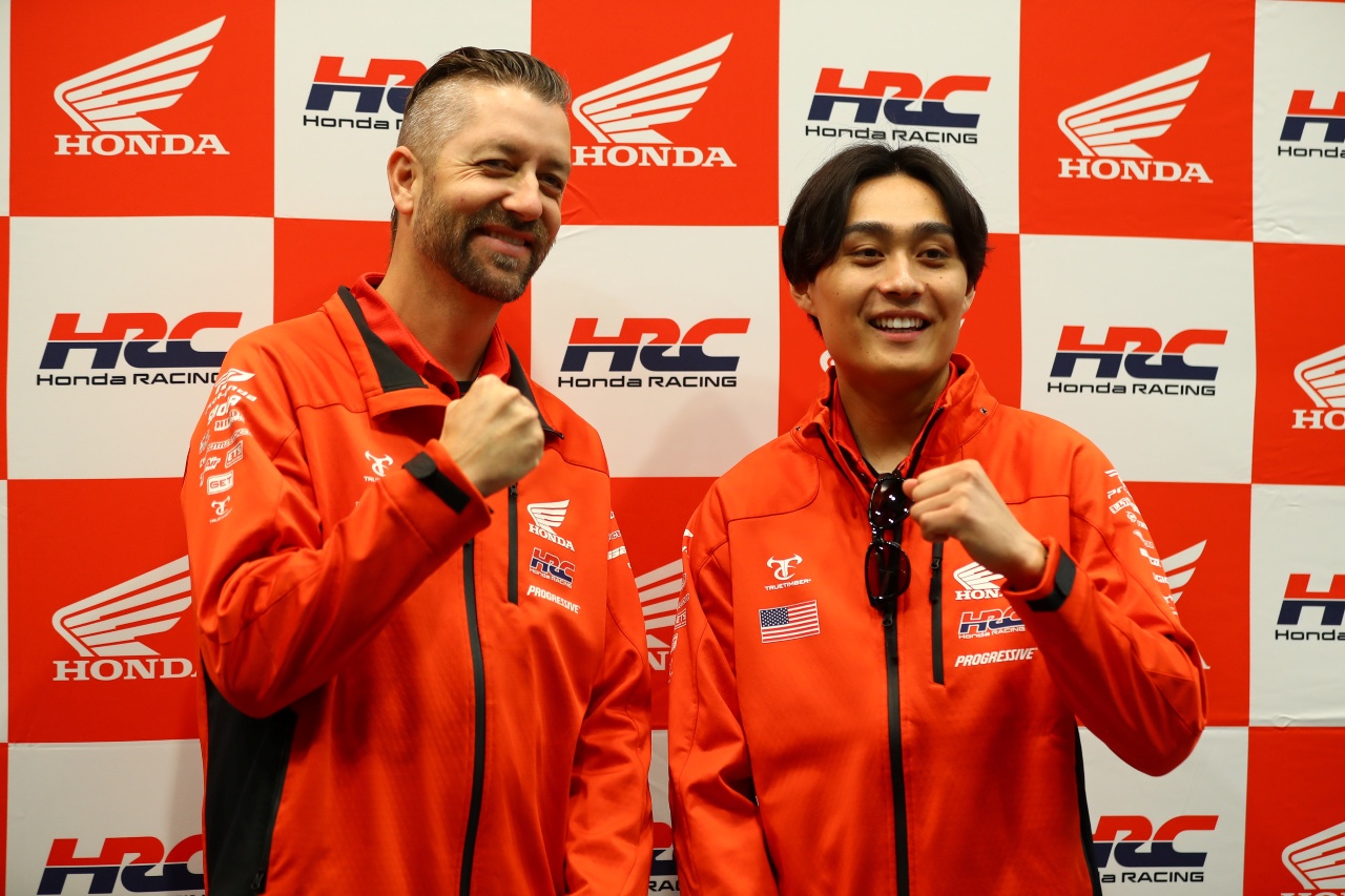 佐藤琢磨「海外でタイトルを取るのは本当に大変」。AMAスーパーモトクロス王者、下田丈の凱旋イベントで祝辞