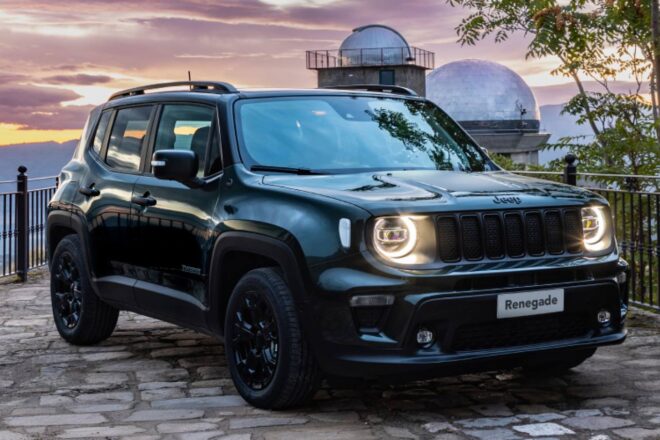 ジープ、人気SUV『レネゲード』に新色テクノグリーン採用の限定車“North Star Edition”を導入