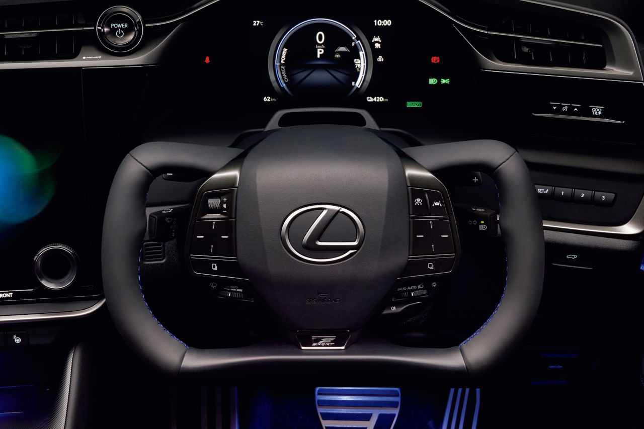 レクサス新型『RZ』が発売開始。走りを楽しむ“Fスポーツ”に加え究極の“パフォーマンス”も登場へ
