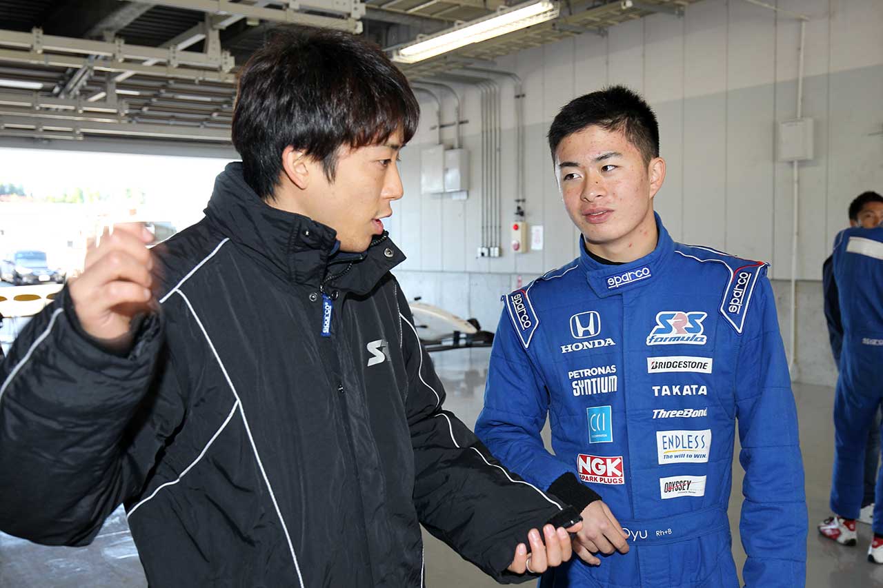 大湯都史樹と伊沢拓也講師