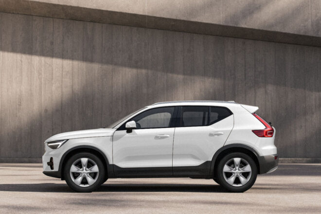 ボルボの小型SUV『XC40』に100台限定の特別モデル“エッセンシャルB3セレクション”が登場。エントリーグレードに快適性をプラス