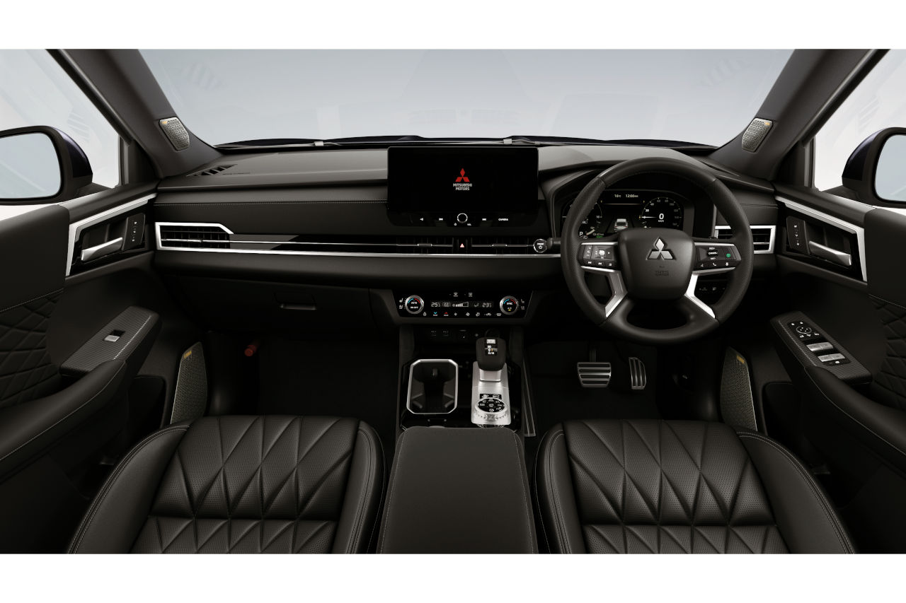 “黒”で力強さを強調。ミツビシ、『アウトランダーPHEV』に特別仕様車“ブラック・エディション”を新設定