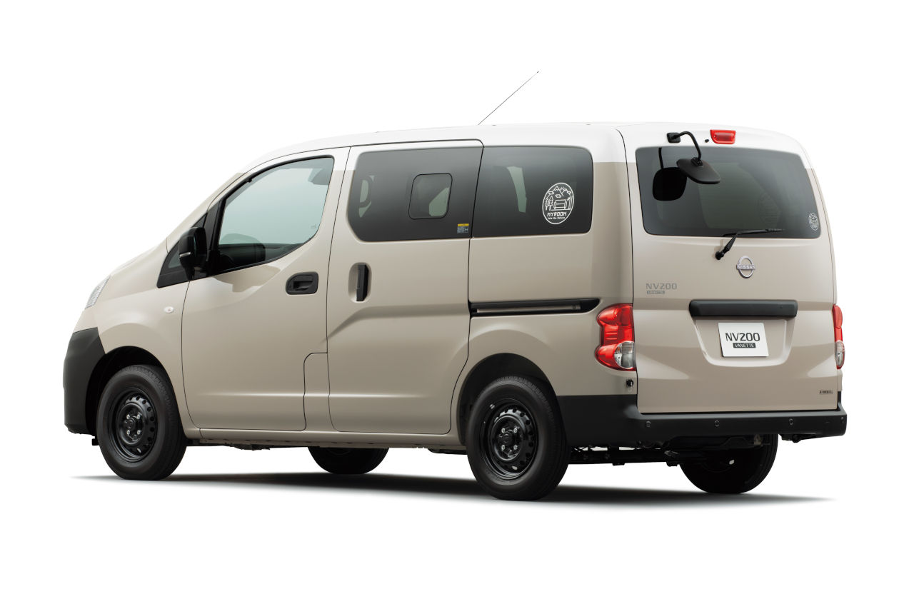 新開発の断熱材で快適性が向上。ニッサン、車中泊にもおすすめ『NV200バネット MYROOM』に人気の外装色を追加し2026年3月発売へ