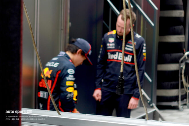 角田裕毅＆リチャード・ウッド（レッドブル）