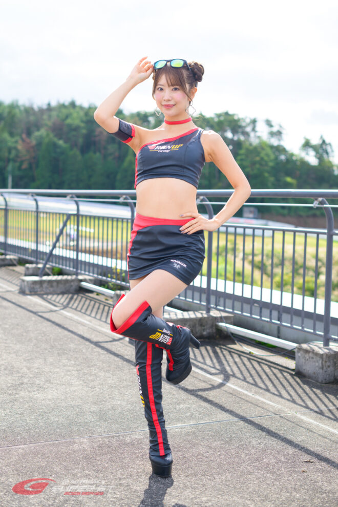 朝倉咲彩 RUNUP CLOVER VELICA 2025年/スーパーGTの写真①