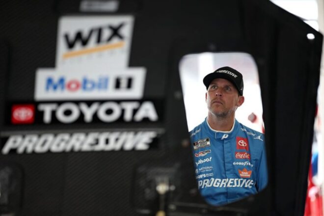 デニー・ハムリンに悲劇。所有の両親自宅が全焼、療養中だった父のデニスが亡くなる／NASCAR