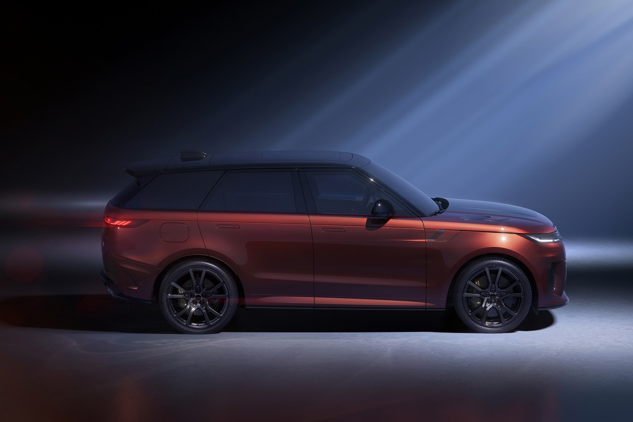 『レンジローバー・スポーツ』も2026年モデルに刷新。V8搭載に“SV”追加、BESPOKEサービスも導入