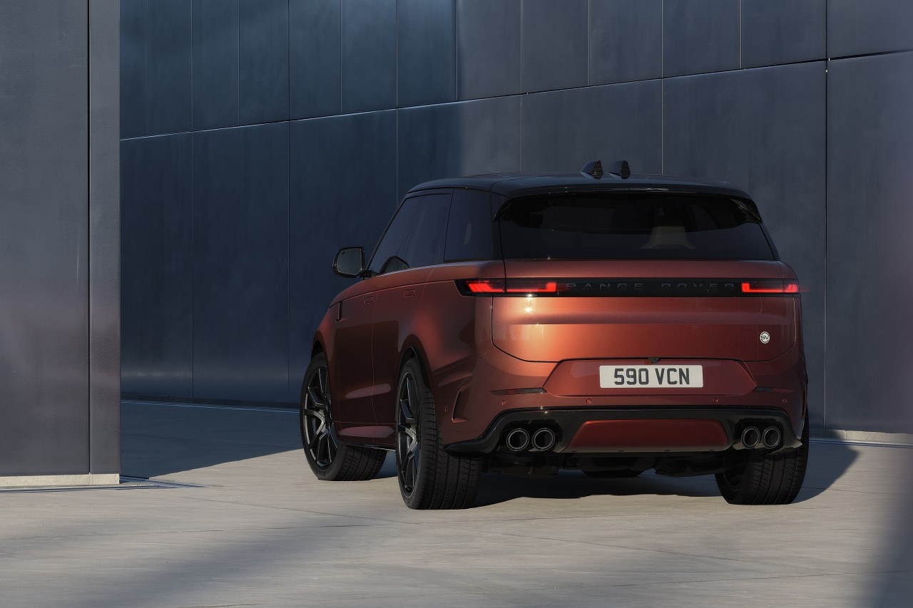 『レンジローバー・スポーツ』も2026年モデルに刷新。V8搭載に“SV”追加、BESPOKEサービスも導入