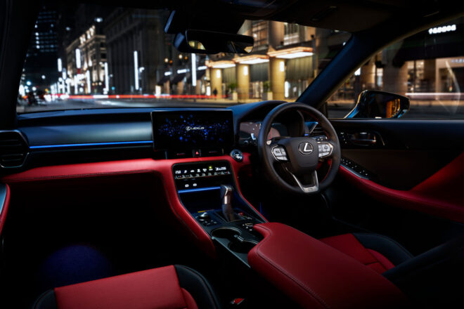 レクサス、『IS』の一部改良モデルを発売。黒基調の特別仕様車“Fスポーツ・モード・ブラックV”新設定