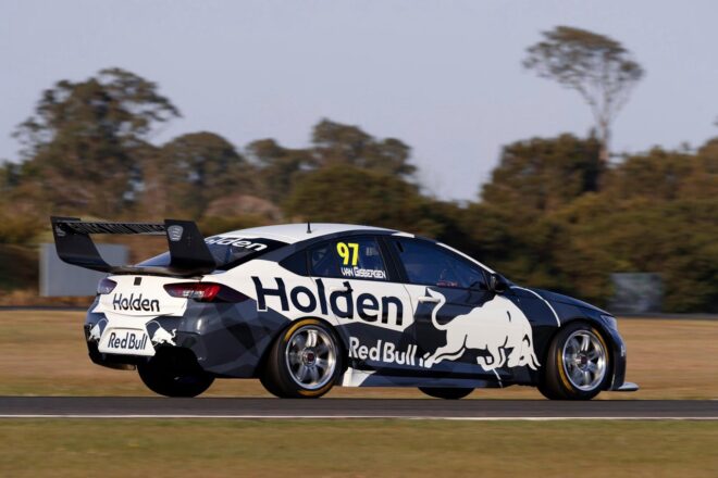 ニック・ワースがホールデン時代に関与したホモロゲ取得時の真相が物議に「規約を出し抜いた」／RSC