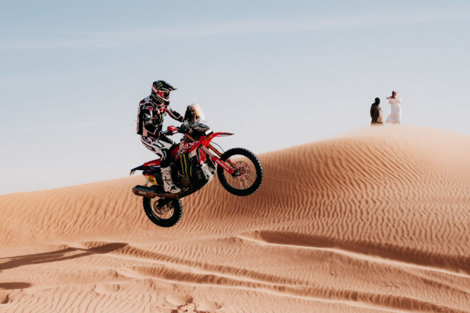 5度の王者アル-アティヤがステージウインで総合首位に。ダチア、トヨタ、フォードの三つ巴続く／ダカールラリー2026