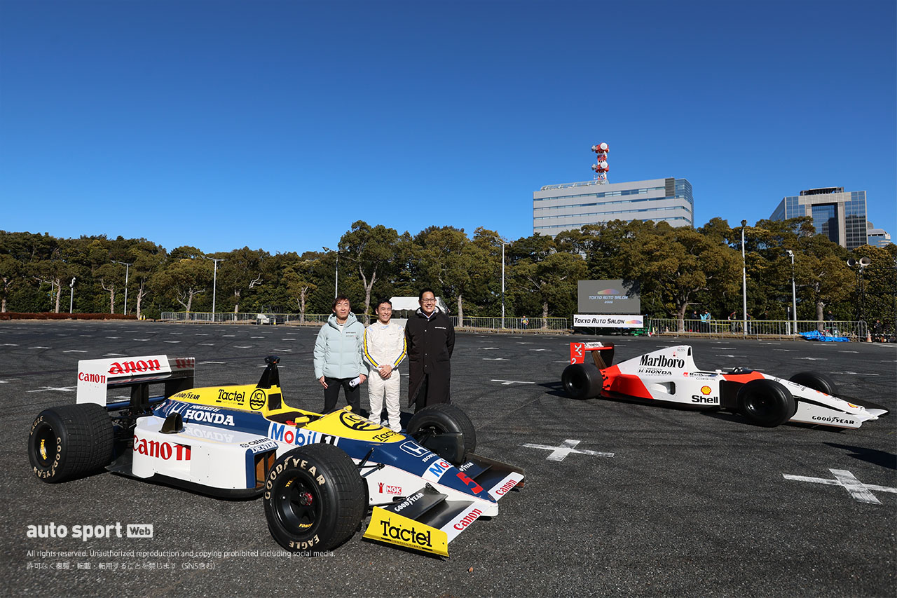 佐藤琢磨がウイリアムズ・ホンダFW11で幕張メッセを全開デモラン！ 快音V12ホンダミュージックも響かせる