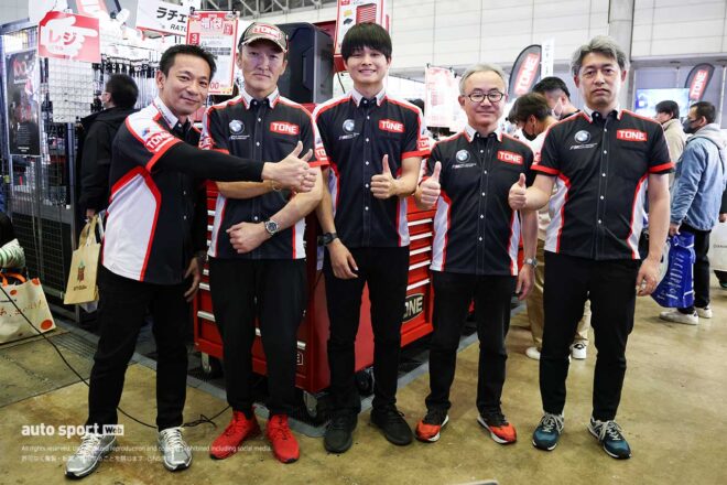 TONE Team 4413 BMW、星野知也と吉田愛乃助の2台でJSB1000参戦。東京オートサロンで体制発表