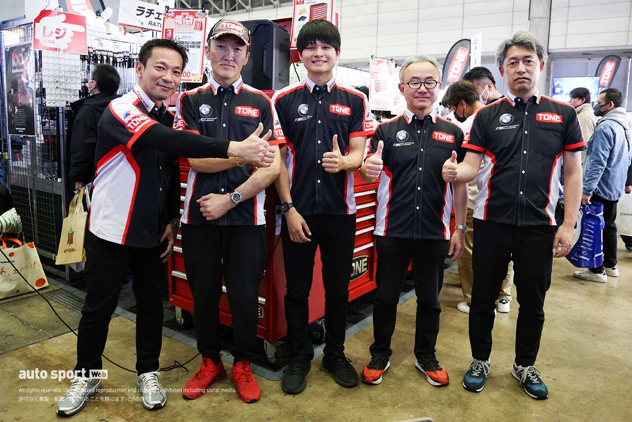 TONE Team 4413 BMW、星野知也と吉田愛乃助の2台でJSB1000参戦。東京オートサロンで体制発表