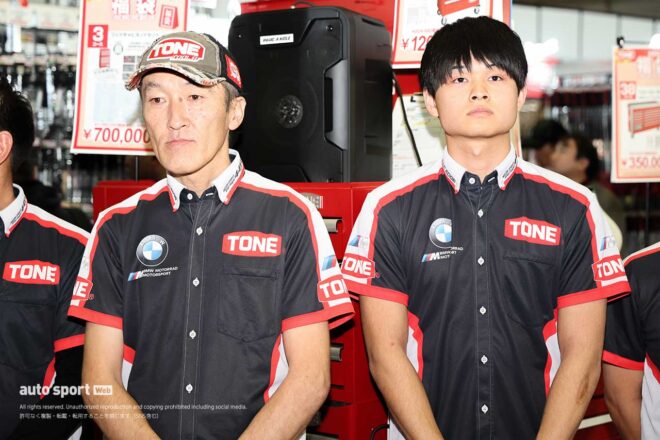 TONE Team 4413 BMW、星野知也と吉田愛乃助の2台でJSB1000参戦。東京オートサロンで体制発表