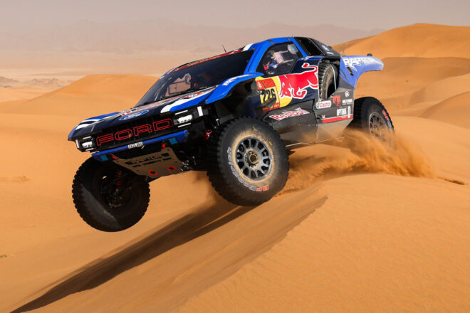 トヨタ優勢もトラブル発生。後半戦突入のダカールラリー2026、フォードのエクストロームが今大会2勝目