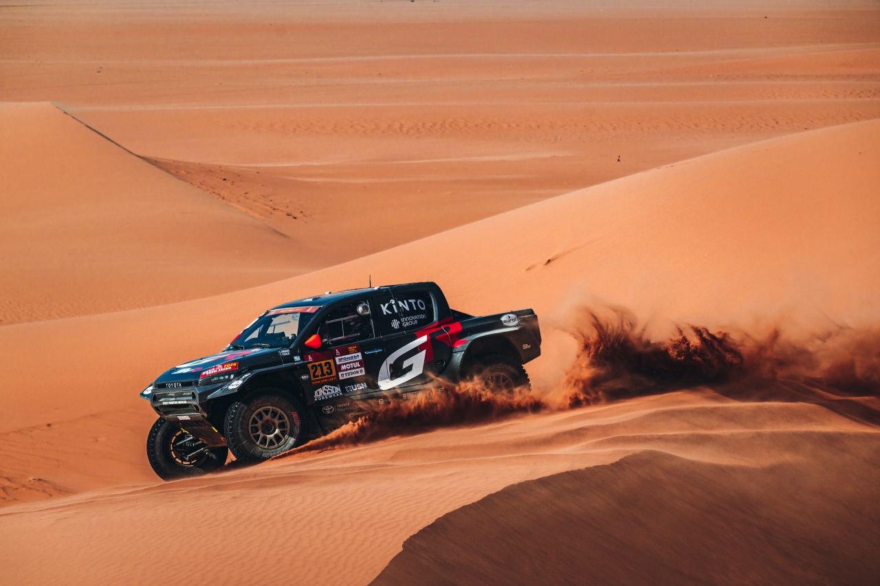 トヨタGRのラテガン、マシントラブルから復帰し猛チャージ。総合3番手に浮上し首位アル-アティヤを追う