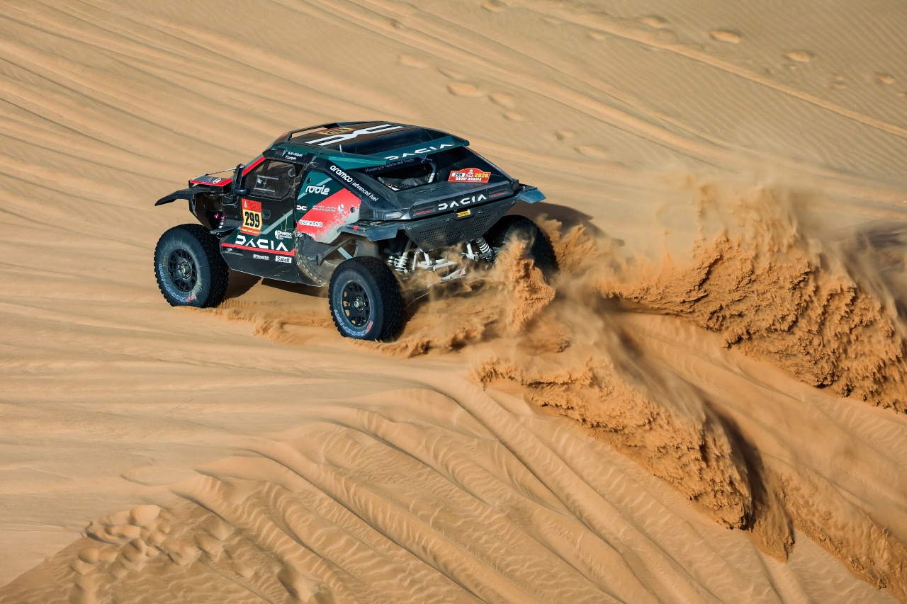 トヨタGRのラテガン、マシントラブルから復帰し猛チャージ。総合3番手に浮上し首位アル-アティヤを追う