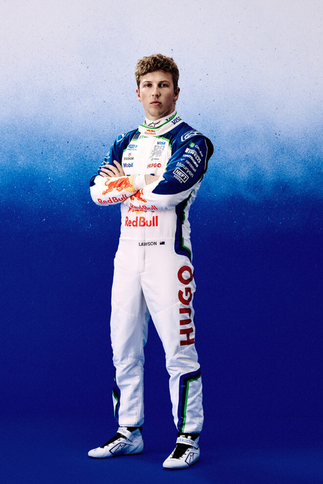 ���A���E���[�\���i���[�V���O�u���Y�j