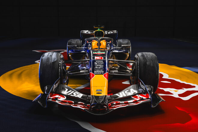 ���ɐV�����F1�}�V�����o��B���b�h�u����2026�N�^�}�V���̃J���[�����O�𔭕\