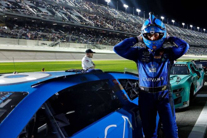 トニー・スチュワートが電撃復帰。NASCARトラックシリーズ開幕戦で新生『RAM』最初のドライバーに