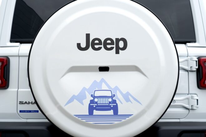 ジープ、旗艦『ラングラー』にウインタースポーツ着想の日本オリジナル限定車“Snow Trace”を設定