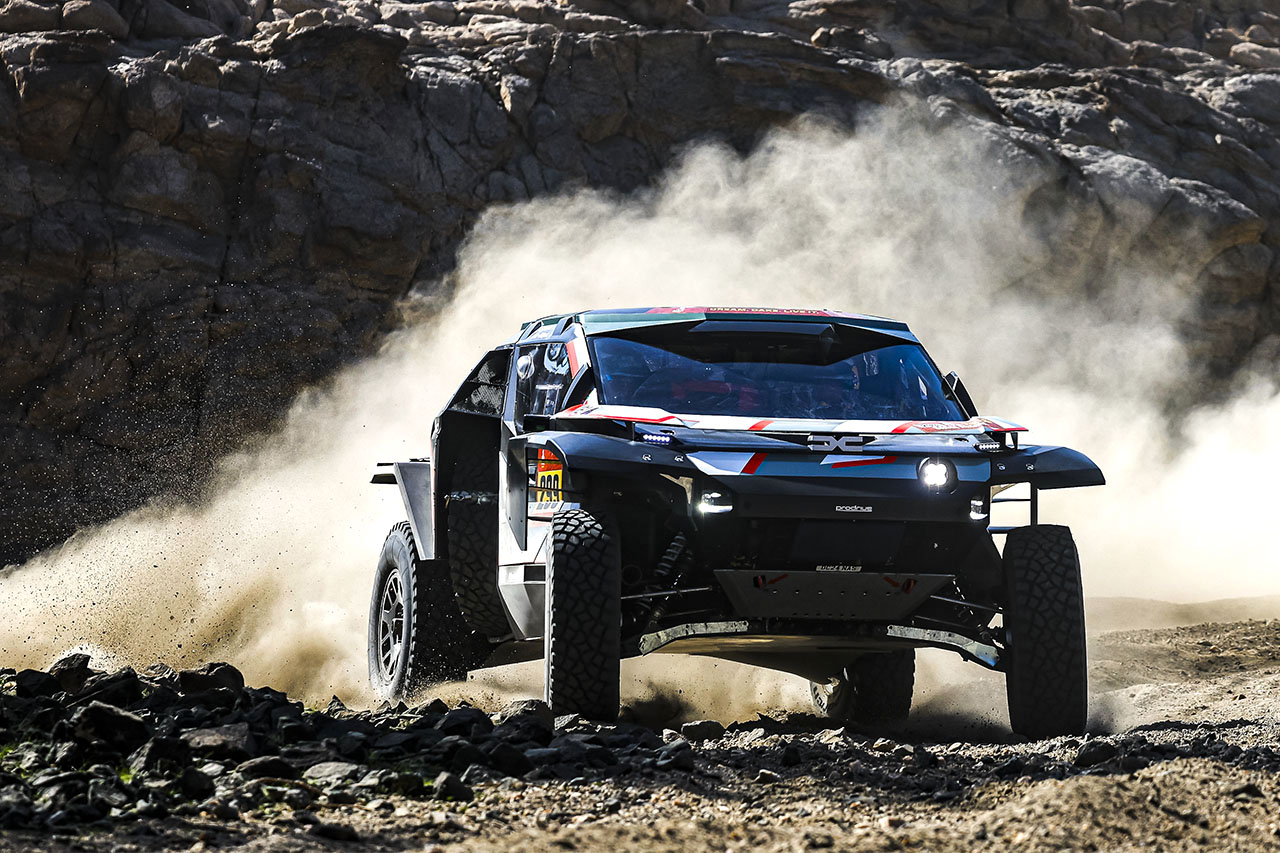 アル-アティヤが自身6度目のダカールラリー制覇、ダチアに初の総合優勝をもたらす。2輪は衝撃の逆転で2秒差の決着