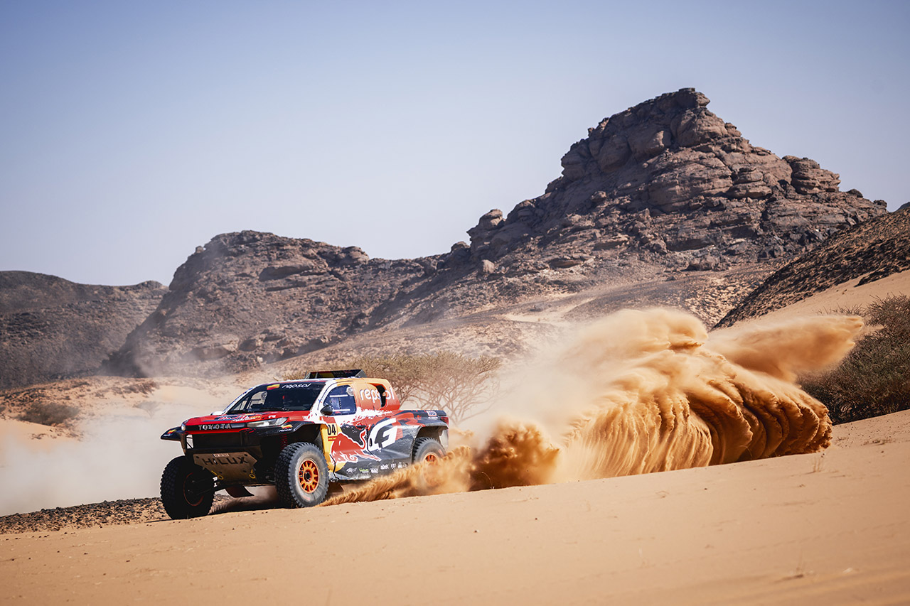 アル-アティヤが自身6度目のダカールラリー制覇、ダチアに初の総合優勝をもたらす。2輪は衝撃の逆転で2秒差の決着