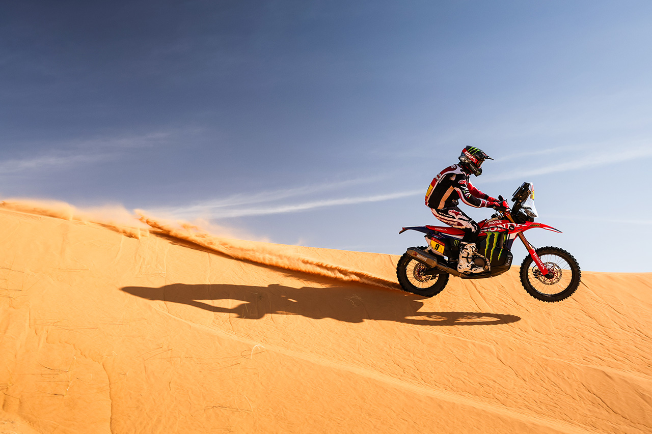 アル-アティヤが自身6度目のダカールラリー制覇、ダチアに初の総合優勝をもたらす。2輪は衝撃の逆転で2秒差の決着