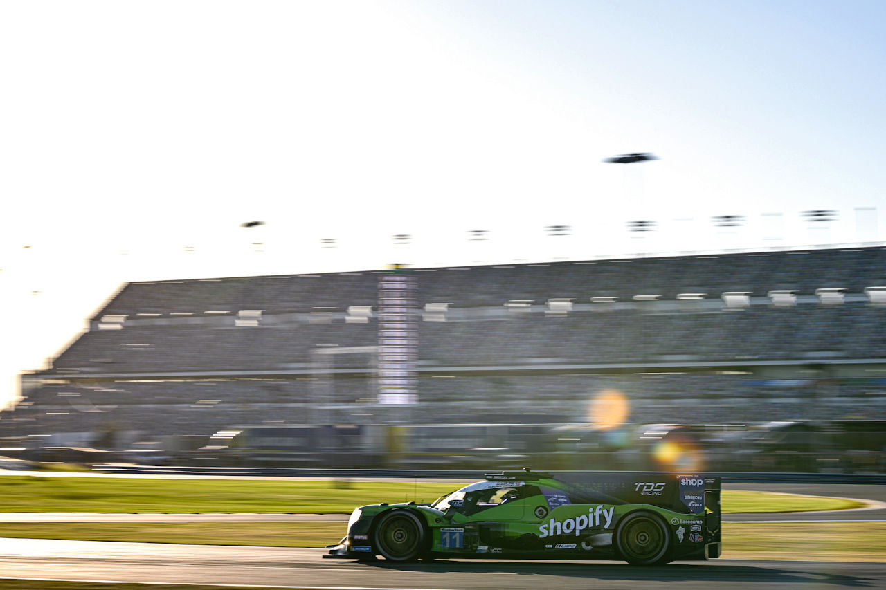 ポルシェの1-2-3でデイトナ公式テストがスタート。午後はグリルが小さくなったBMWが最速に／IMSA