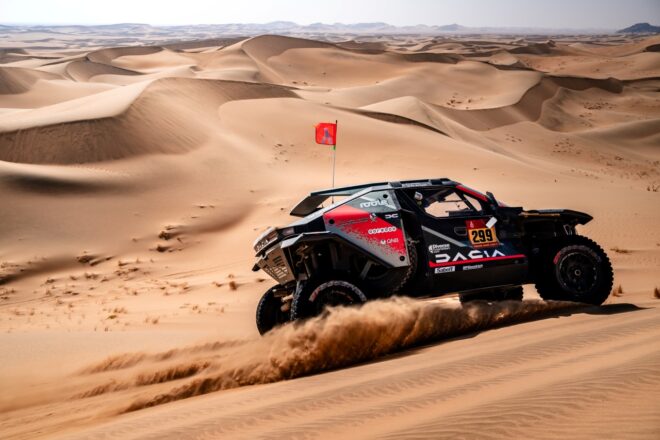 砂漠を制した新勢力、ダチアが初のダカール総合優勝。6度目勝利のアル-アティヤ「来年はサンドライダー3台を表彰台に」