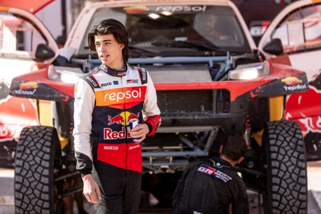 トヨタGR、新型ハイラックスで優勝争うも終盤に深刻トラブル。最上位はプライスの8位／ダカールラリー2026