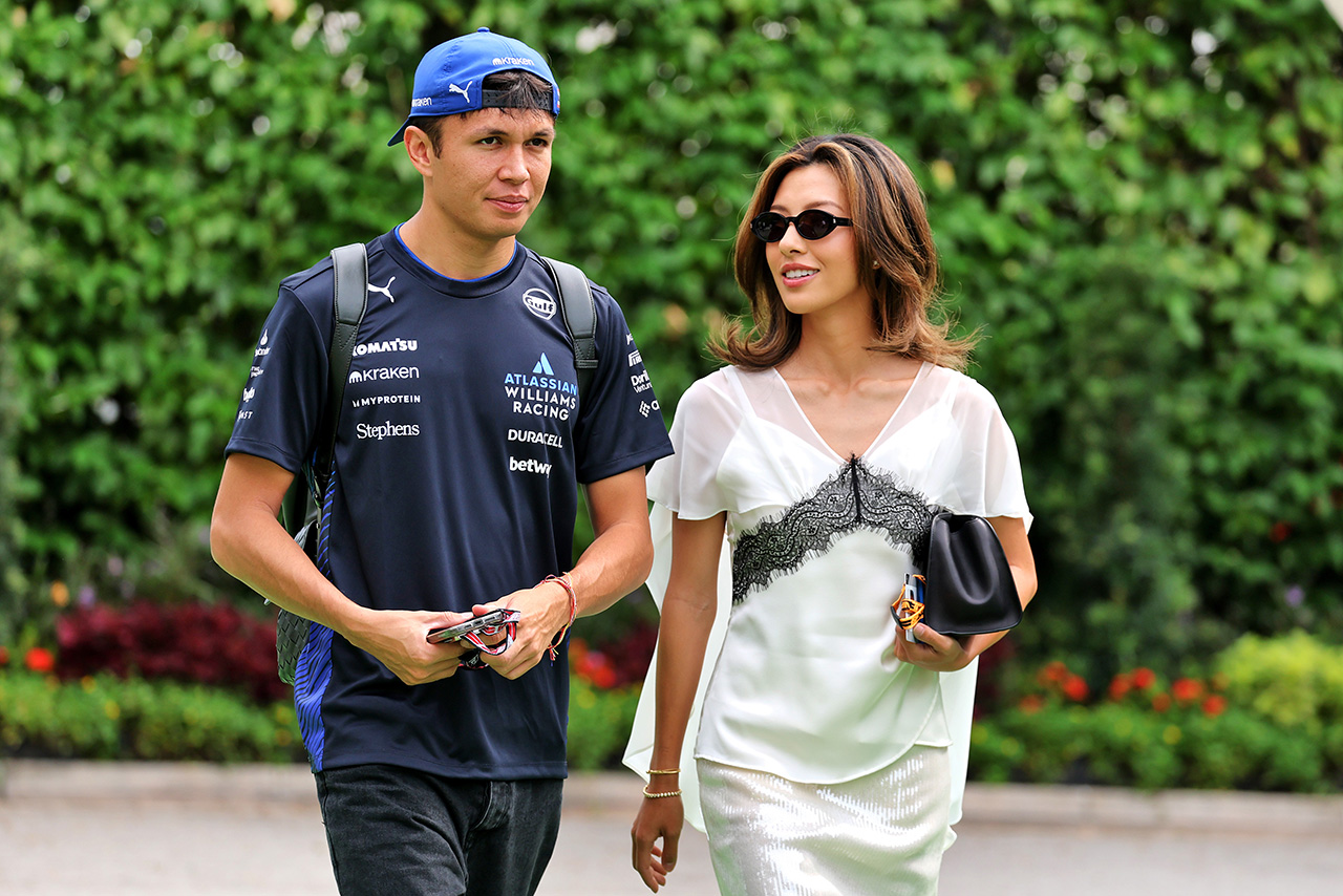 アレクサンダー・アルボン（ウイリアムズ）＆リリー・ムニ・ヒーさん