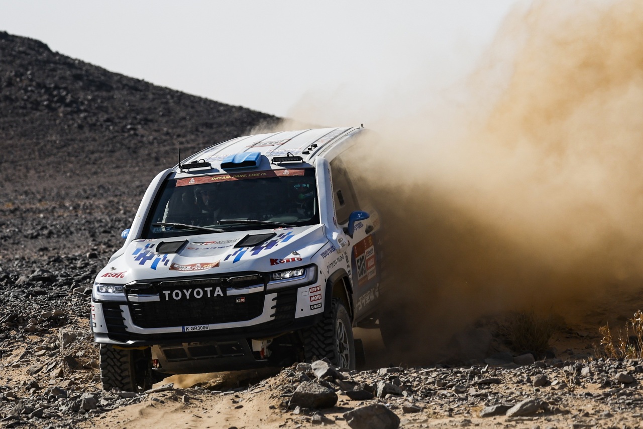トヨタ車体のTLC、ダカールラリーの連覇記録死守ならず。新クラスでディフェンダーと一騎打ち、3位表彰台を獲得