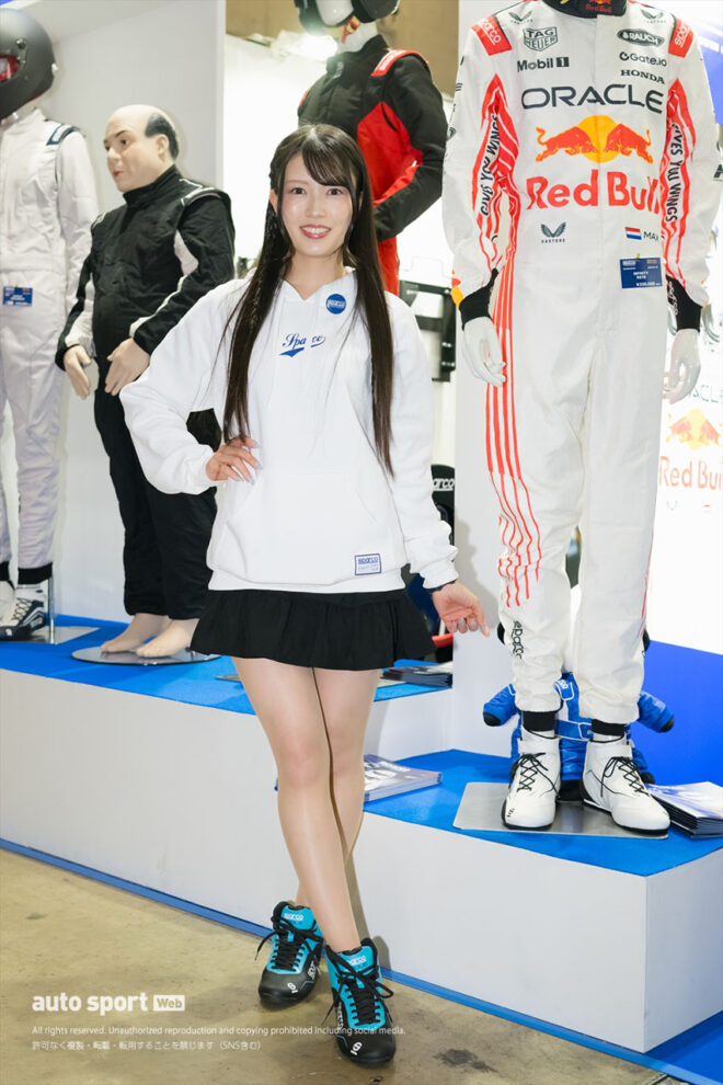 佐藤陽奈／エンパイヤ自動車・SPARCO