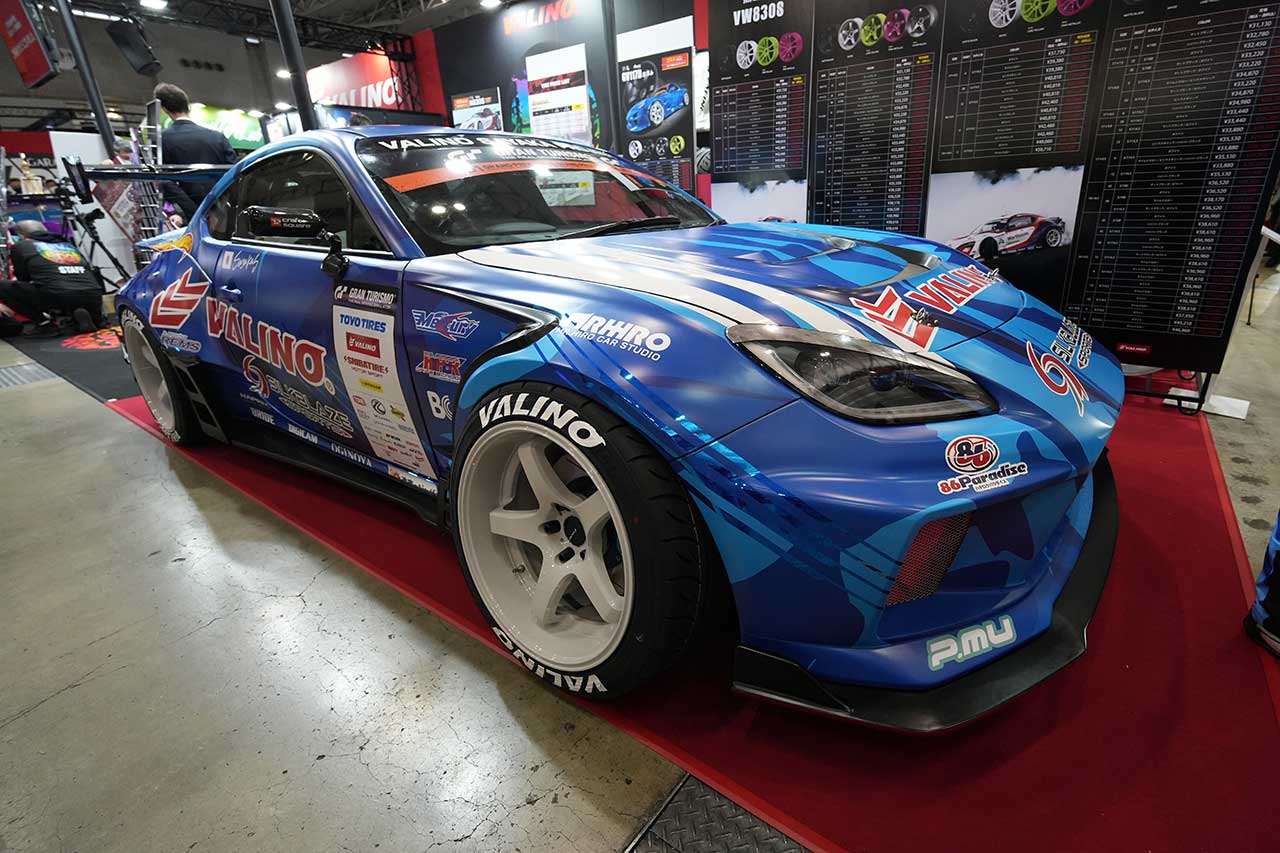 女性プロドリフト選手の下田紗弥加がD1GP復帰！ 2026年の愛機“サヤカブルーGR86”もお披露目