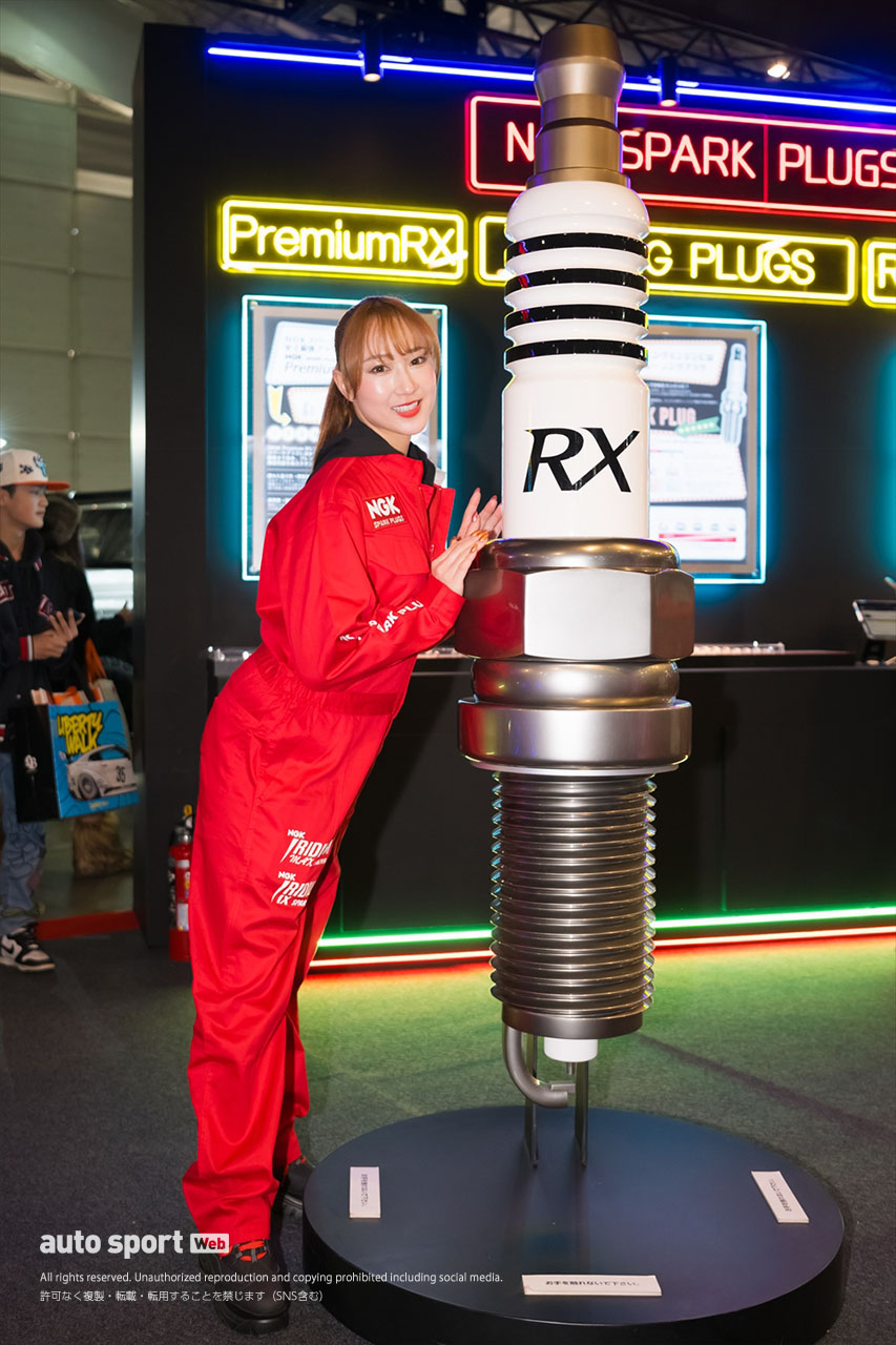 東京オートサロン2026ギャラリー 岩橋彩華／NGKスパークプラグ