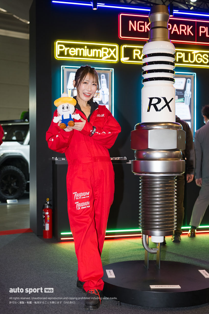 東京オートサロン2026ギャラリー 栗本紗智／NGKスパークプラグ