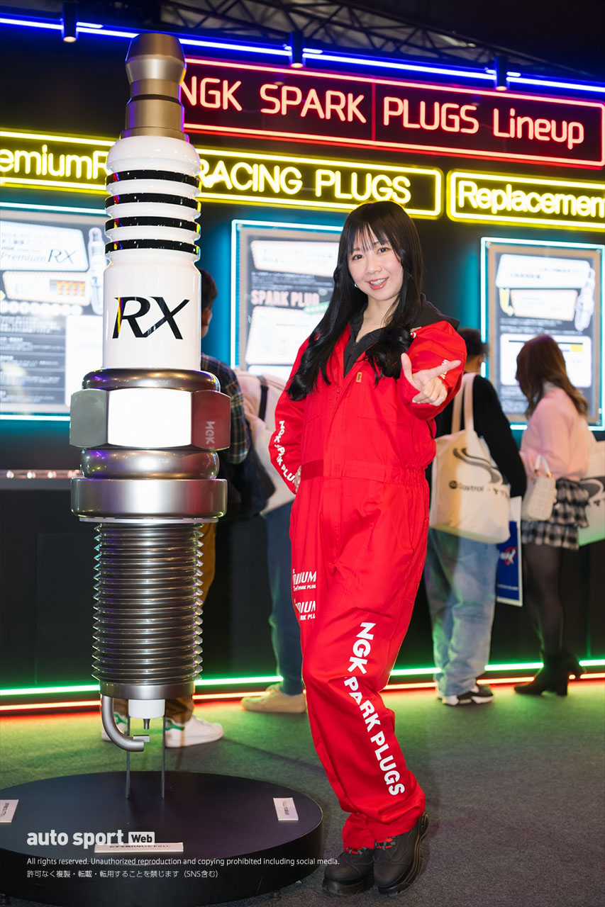 東京オートサロン2026ギャラリー 奥西はつみ／NGKスパークプラグ