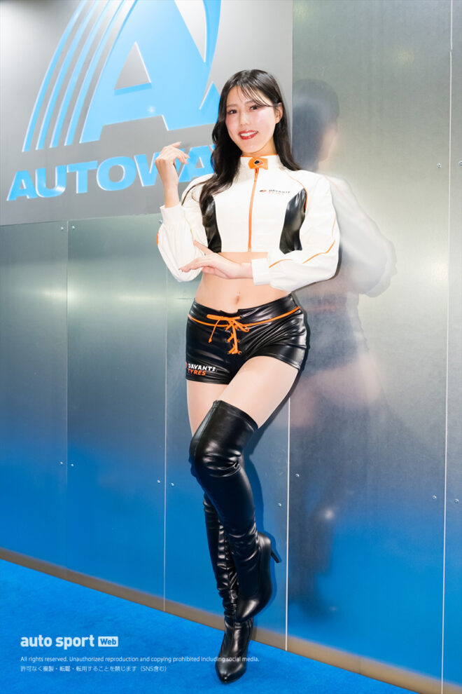 東京オートサロン2026ギャラリー 真木しおり／オートウェイ