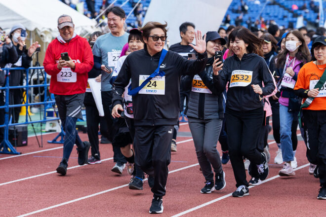 近藤真彦監督プロデュースの第13回イイコトチャレンジが開催。日産スタジアムに約3000人が集結